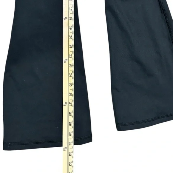 NWT Yogalicious Lux Bella Double Cris Cross Flare Black Small - Picture 4 of 7